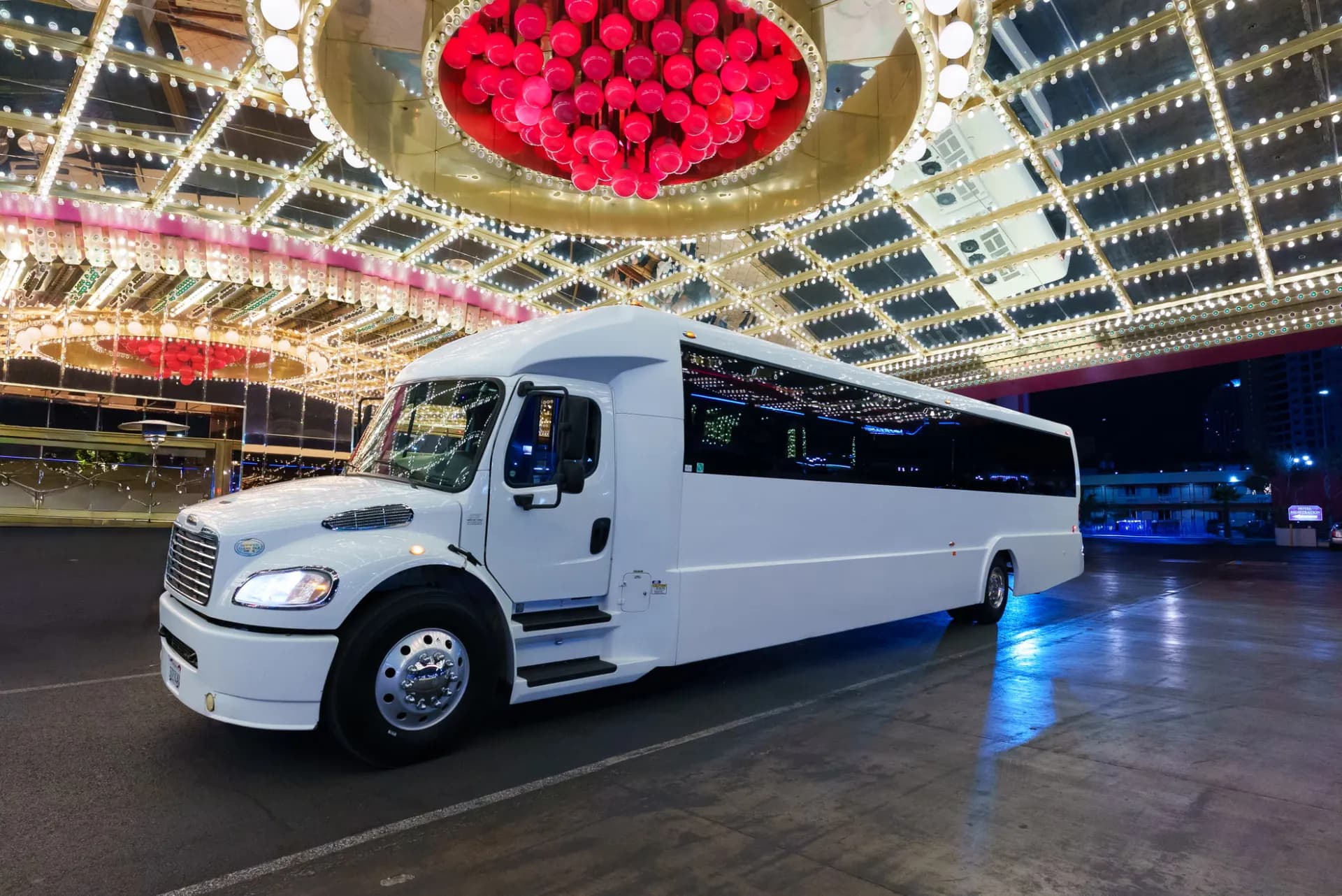 Vegas Sign Photo Tour - Las Vegas party bus package