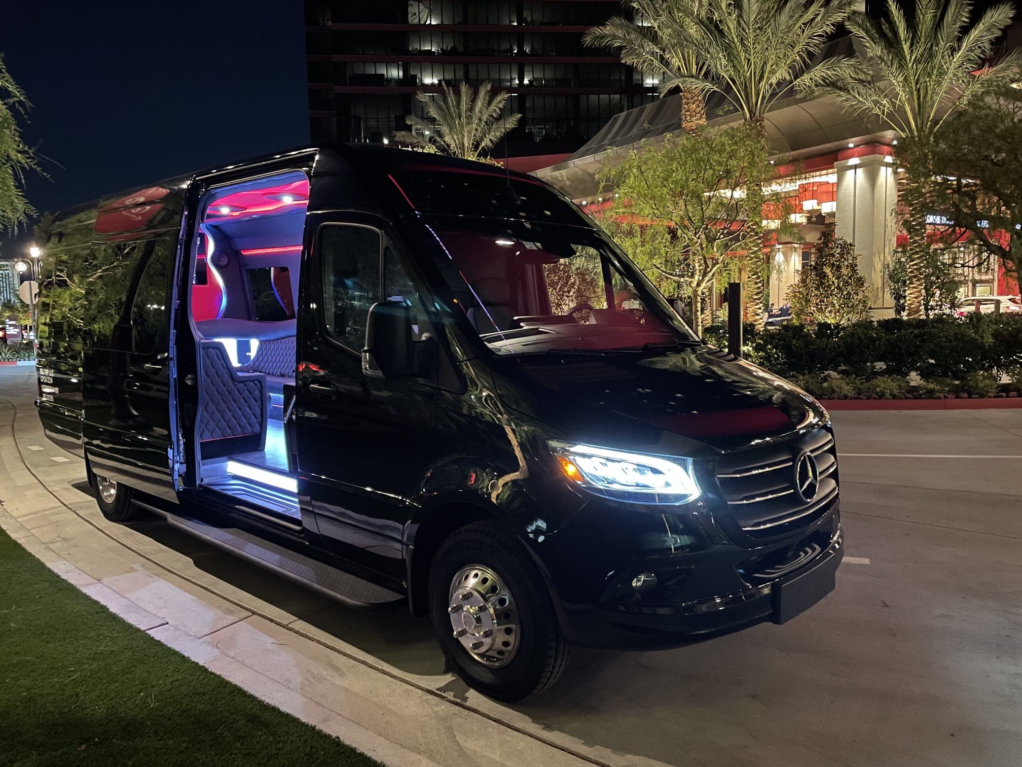 Royal Sprinter - Sprinter Limo